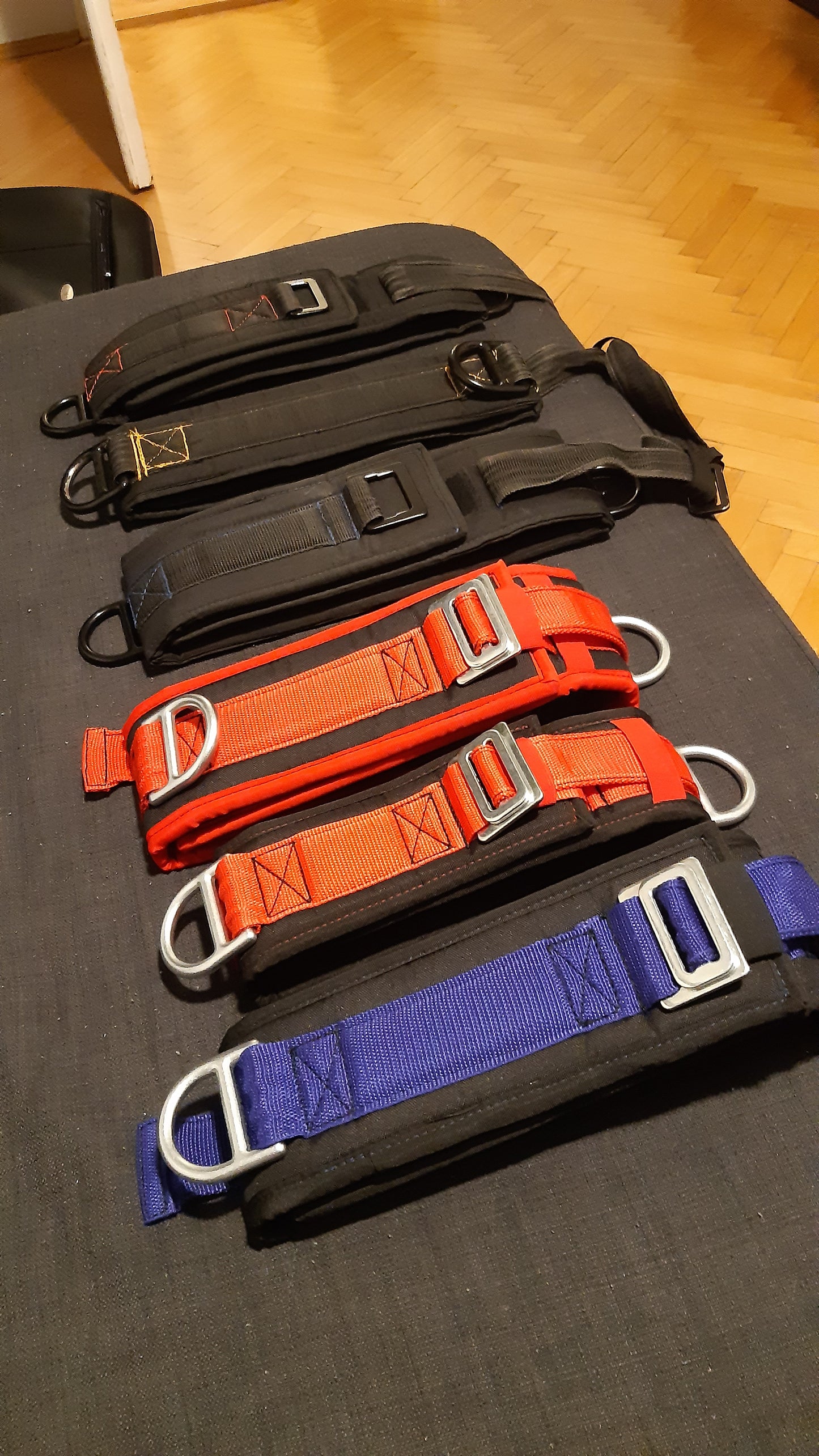 Safety belt - black/red